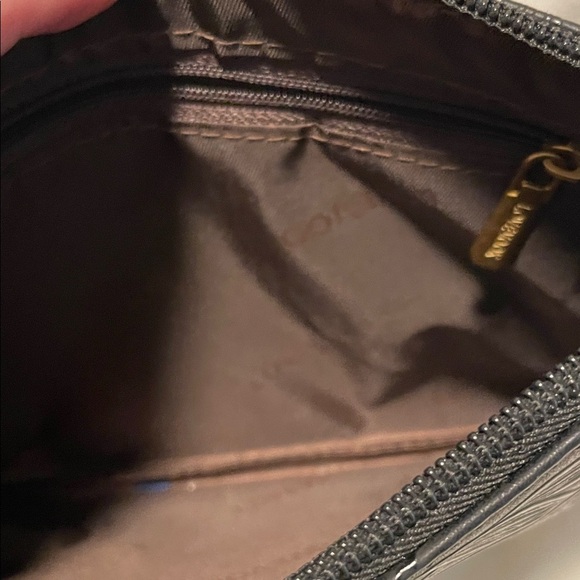 Lovevook Black Floral Faux Leather Pouch NWOT Travel Wristlet - Picture 3 of 5